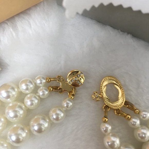 Vivienne Westwood Three Row Pearl Bas Relief Choker New - Picture 5 of 7